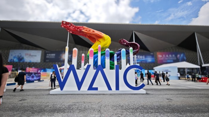 PG电子平台表态WAIC！九识智能新款Z5首秀从头界说城配服从(图1)